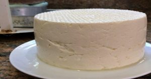 Aprende a hacer queso casero: ¡2 recetas prácticas!
