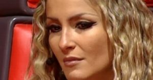 Policía Federal aborda avión con Claudia Leitte y la detiene