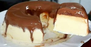 Pudín helado de leche de nido con cobertura de ganache