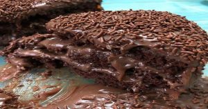 Tarta Nega Maluca con relleno de Brigadeiro; ¡Delicioso y perfecto!